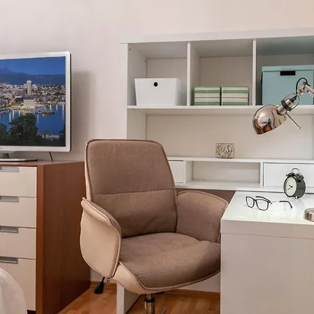 Relax Whit Big Terrace 170m2 Near The In Appartement