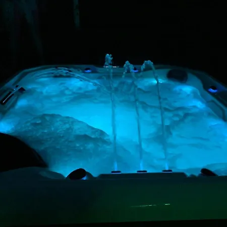 Relax Whit Big Terrace 170m2 Near The In Lägenhet