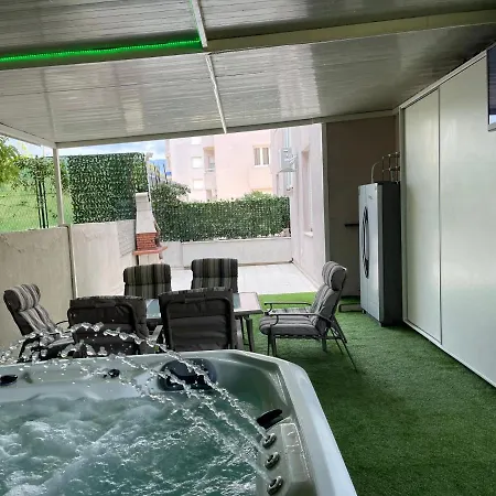 Lägenhet Relax Whit Big Terrace 170m2 Near The In