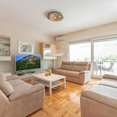 Relax Whit Big Terrace 170m2 Near The