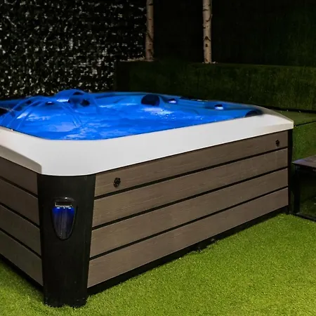 Relax Whit Big Terrace 170m2 Near The In شقة