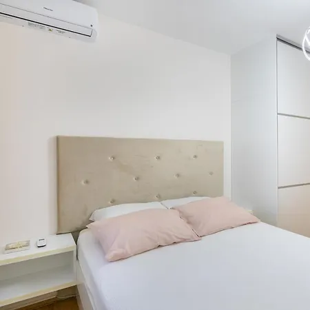 Apartment Relax Whit Big Terrace 170m2 Near The Split