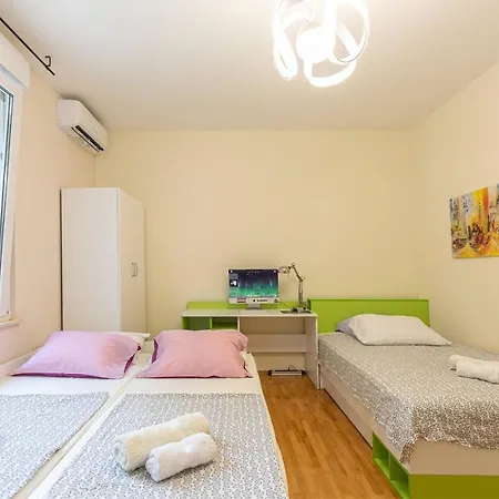 Relax Whit Big Terrace 170m2 Near The In Apartment *