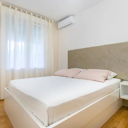 Relax Whit Big Terrace 170m2 Near The Split